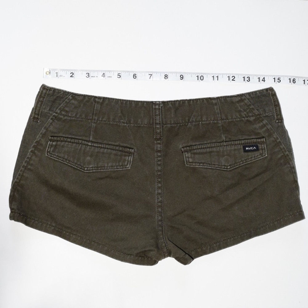 RVCA Dark green shorts with diagonal front pockets